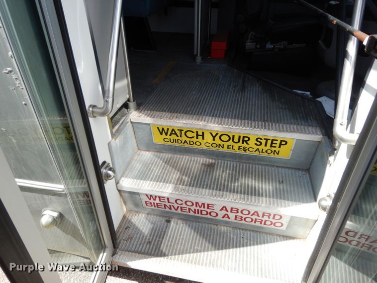 image for item DM2927 2011 Ford E450  shuttle bus