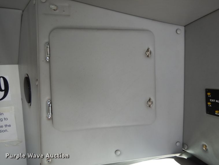 image for item DM2927 2011 Ford E450  shuttle bus