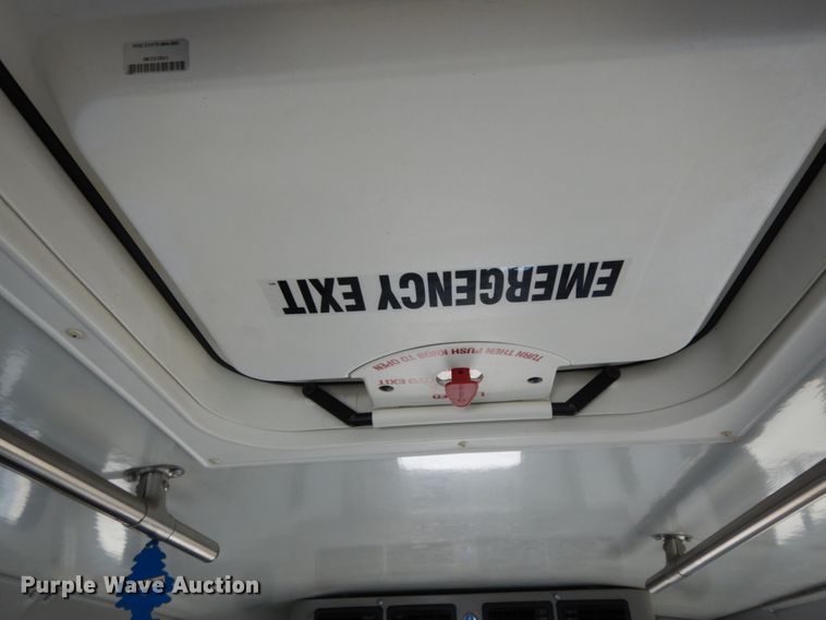 image for item DM2927 2011 Ford E450  shuttle bus