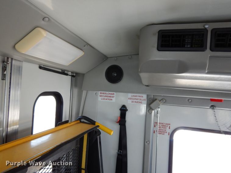 image for item DM2927 2011 Ford E450  shuttle bus