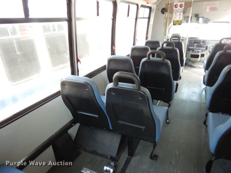 image for item DM2927 2011 Ford E450  shuttle bus