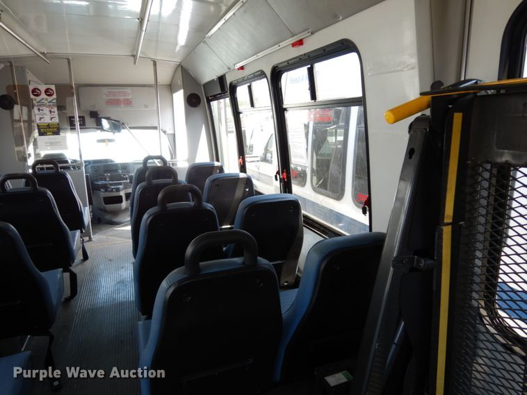 image for item DM2927 2011 Ford E450  shuttle bus