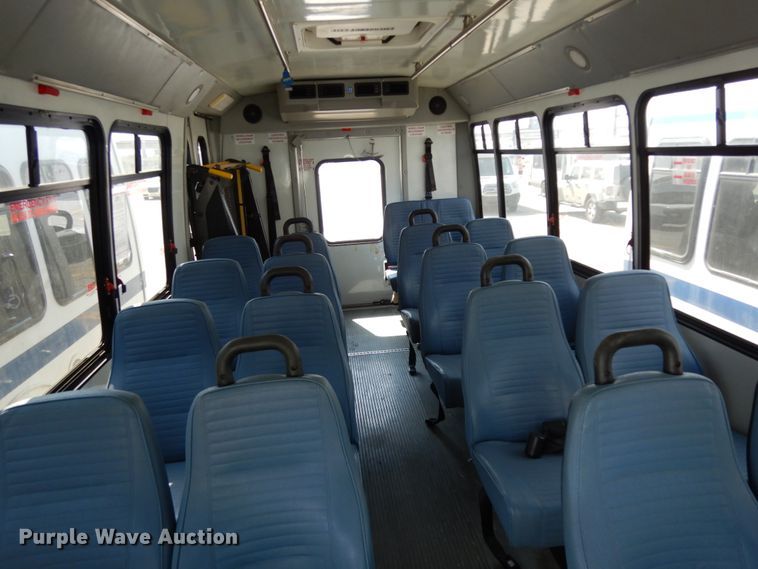 image for item DM2927 2011 Ford E450  shuttle bus