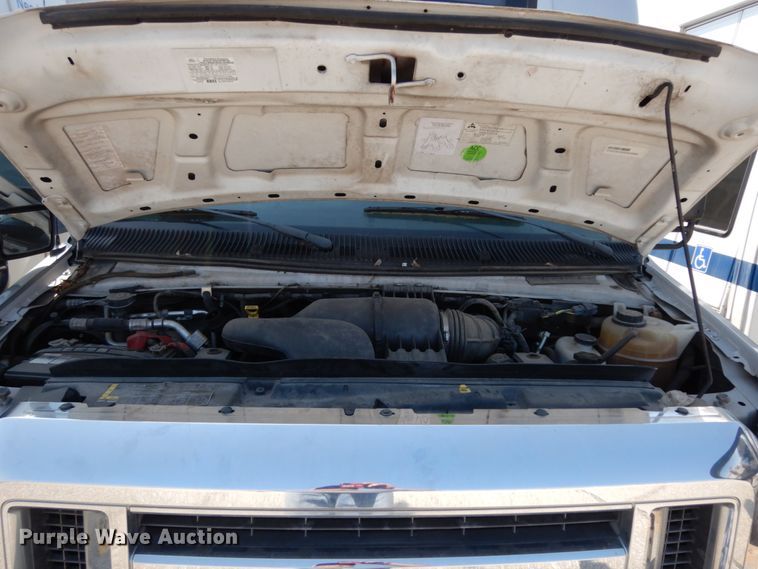 image for item DM2927 2011 Ford E450  shuttle bus