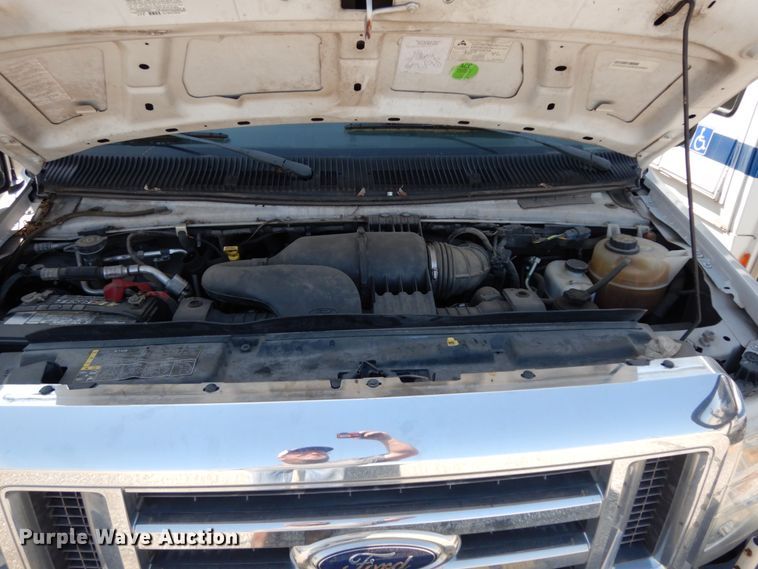 image for item DM2927 2011 Ford E450  shuttle bus