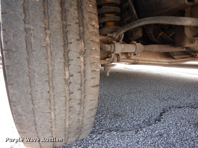 image for item DM2927 2011 Ford E450  shuttle bus