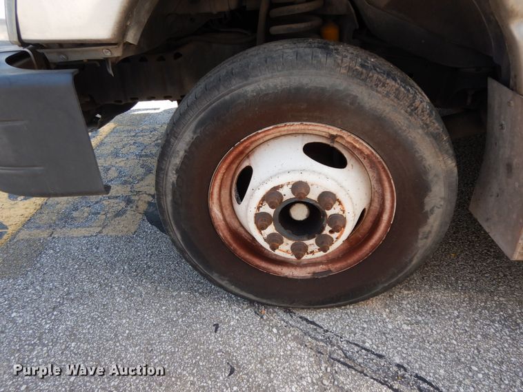 image for item DM2927 2011 Ford E450  shuttle bus