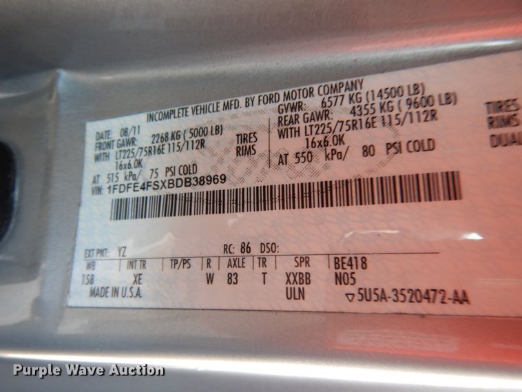 image for item DM2927 2011 Ford E450  shuttle bus