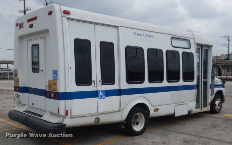 image for item DM2928 2008 Ford E450  shuttle bus