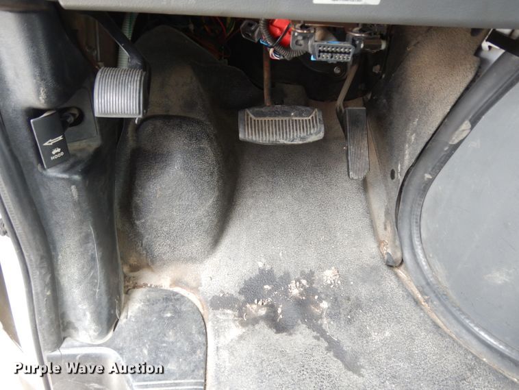 image for item DM2928 2008 Ford E450  shuttle bus