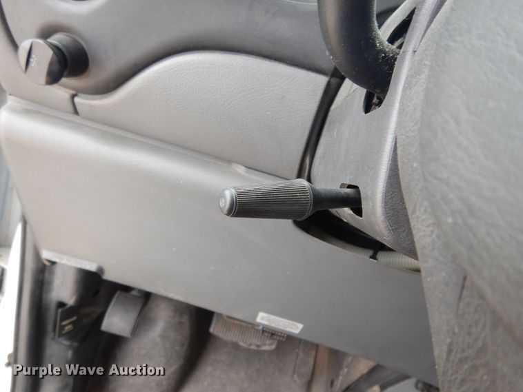 image for item DM2928 2008 Ford E450  shuttle bus