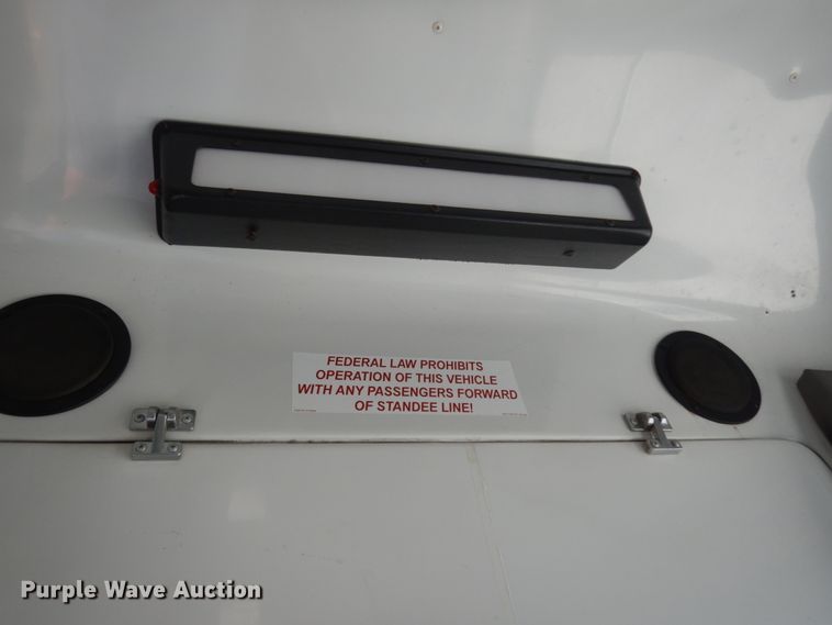 image for item DM2928 2008 Ford E450  shuttle bus