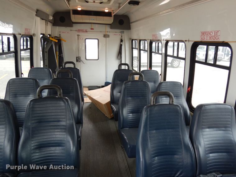 image for item DM2928 2008 Ford E450  shuttle bus