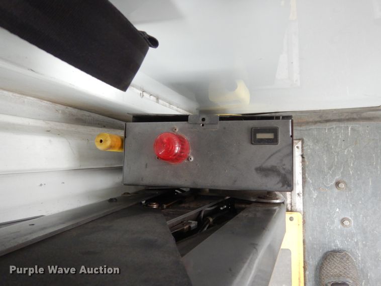 image for item DM2928 2008 Ford E450  shuttle bus