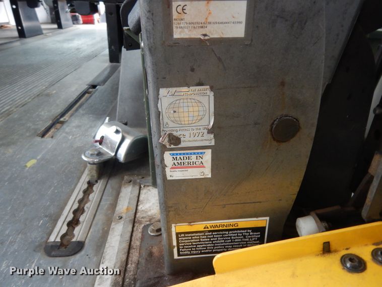 image for item DM2928 2008 Ford E450  shuttle bus