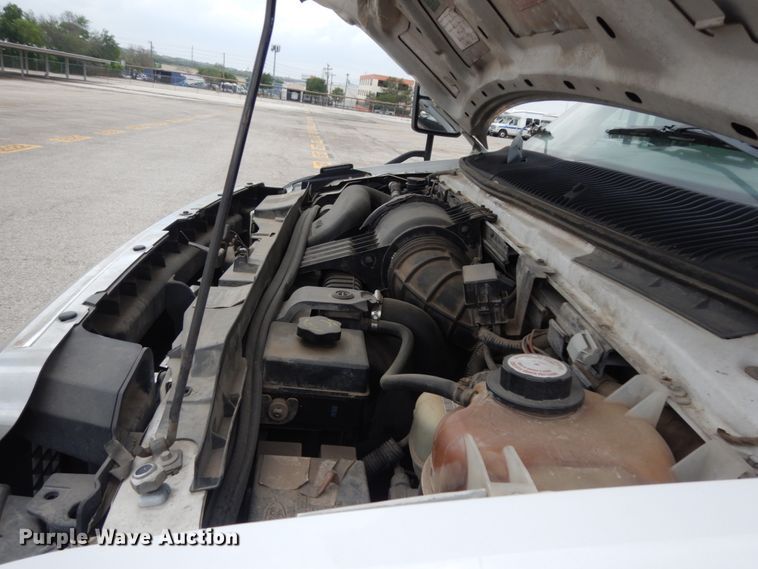 image for item DM2928 2008 Ford E450  shuttle bus