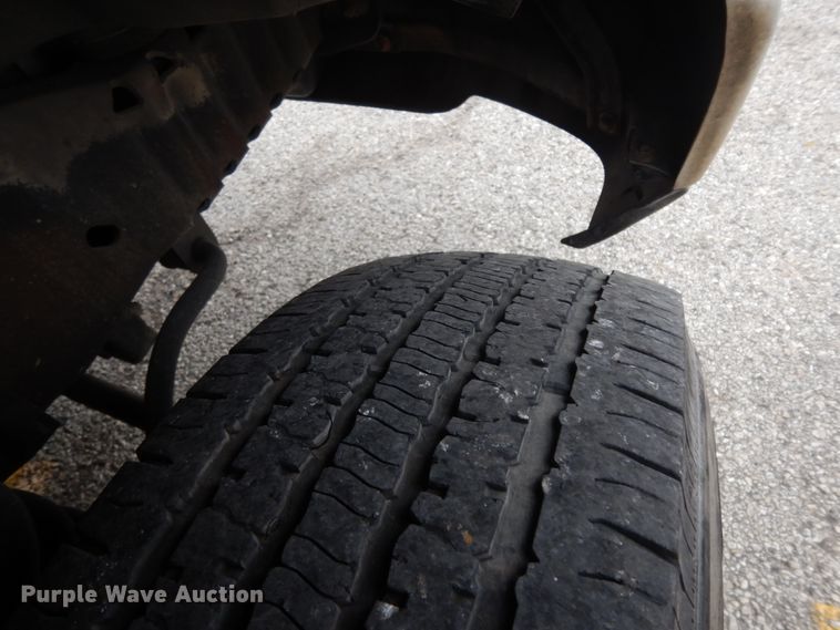 image for item DM2928 2008 Ford E450  shuttle bus