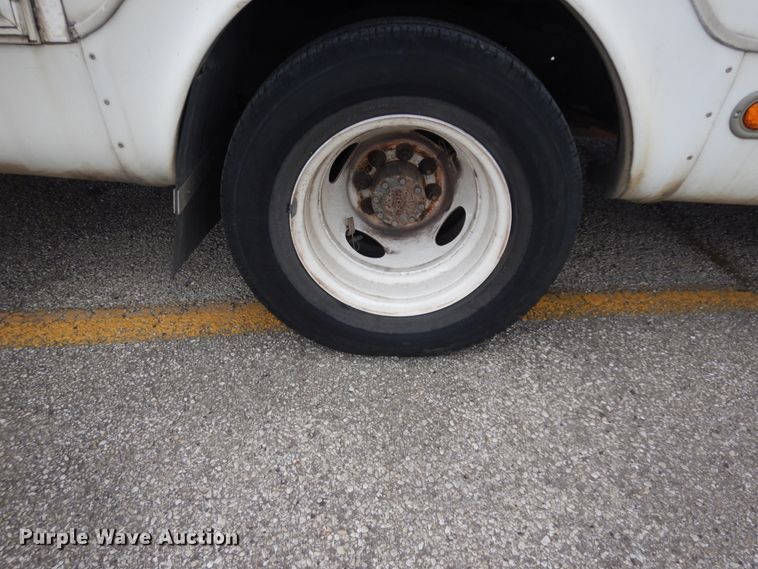 image for item DM2928 2008 Ford E450  shuttle bus