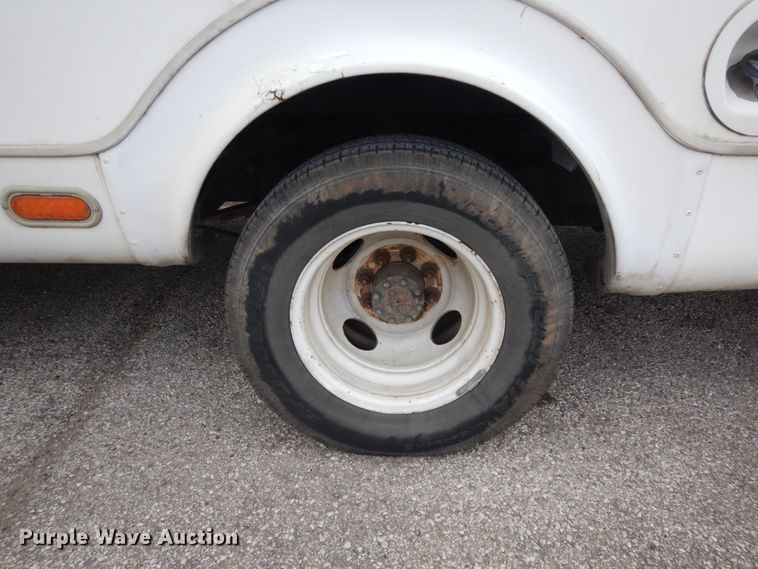 image for item DM2928 2008 Ford E450  shuttle bus