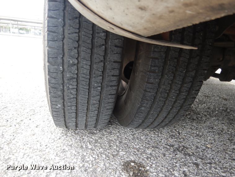 image for item DM2928 2008 Ford E450  shuttle bus