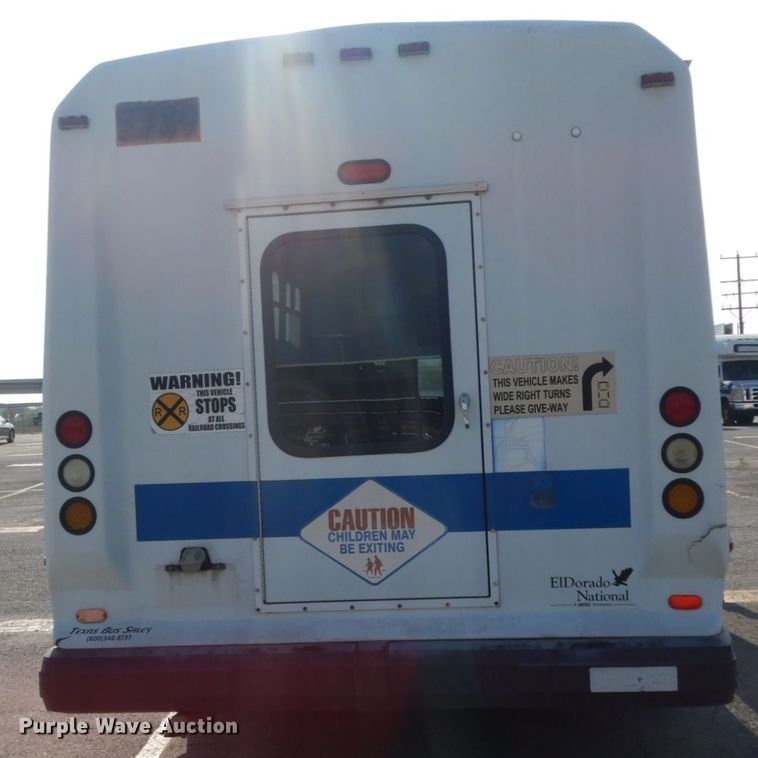 image for item DM2929 2002 Ford E450  shuttle bus