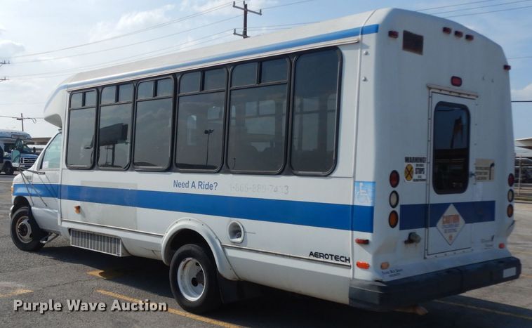 image for item DM2929 2002 Ford E450  shuttle bus