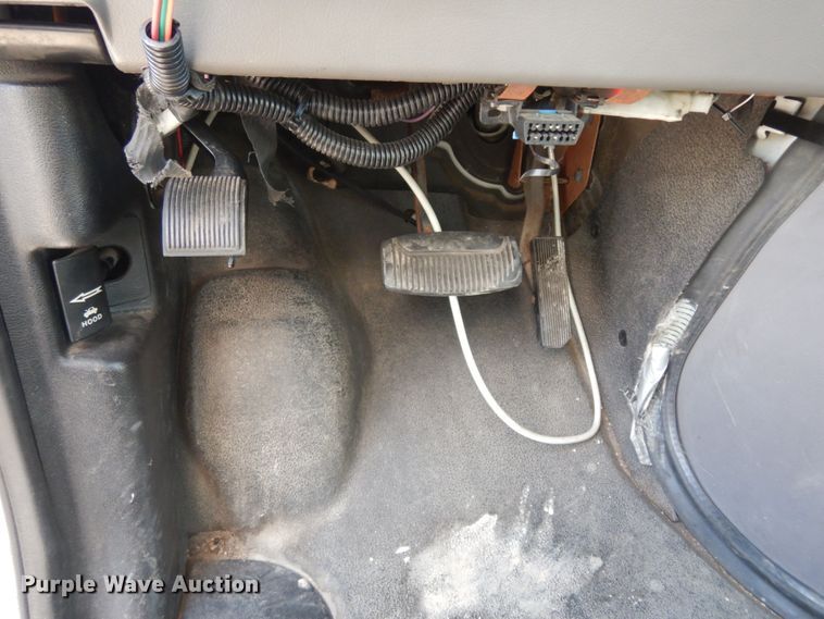 image for item DM2929 2002 Ford E450  shuttle bus