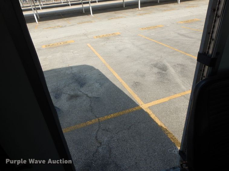 image for item DM2929 2002 Ford E450  shuttle bus