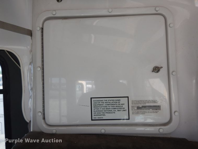 image for item DM2929 2002 Ford E450  shuttle bus