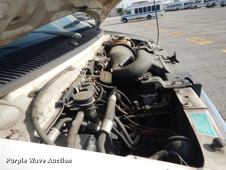 image for item DM2929 2002 Ford E450  shuttle bus