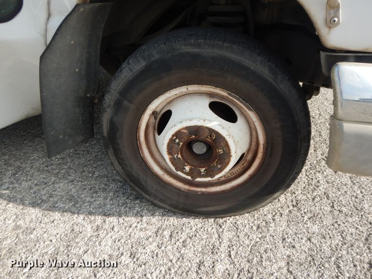 image for item DM2929 2002 Ford E450  shuttle bus