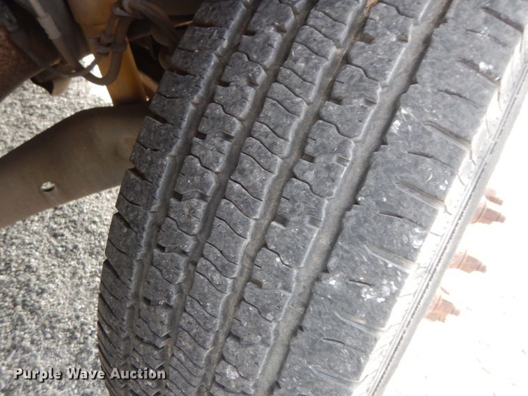 image for item DM2929 2002 Ford E450  shuttle bus