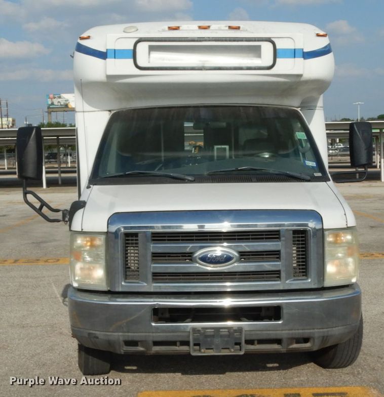 image for item DM2930 2008 Ford E450  shuttle bus
