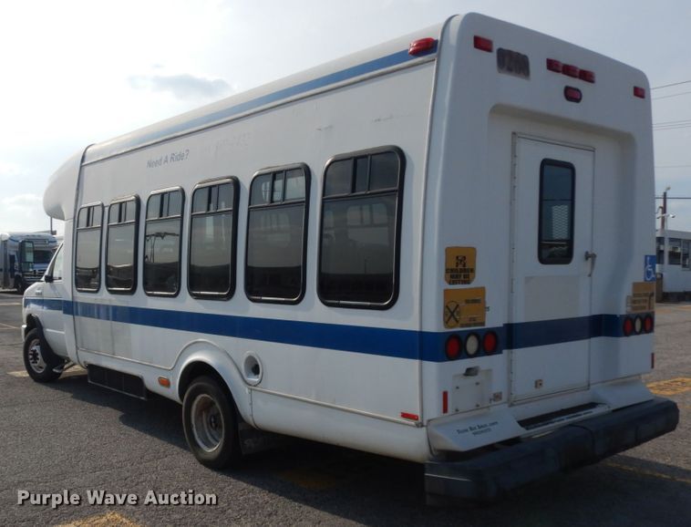 image for item DM2930 2008 Ford E450  shuttle bus