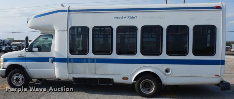 image for item DM2930 2008 Ford E450  shuttle bus
