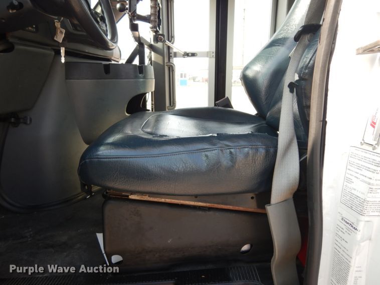 image for item DM2930 2008 Ford E450  shuttle bus