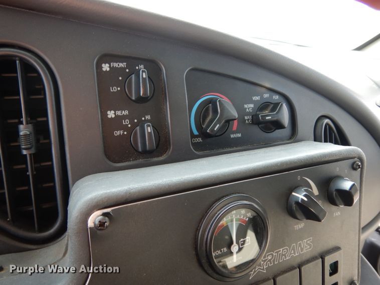 image for item DM2930 2008 Ford E450  shuttle bus