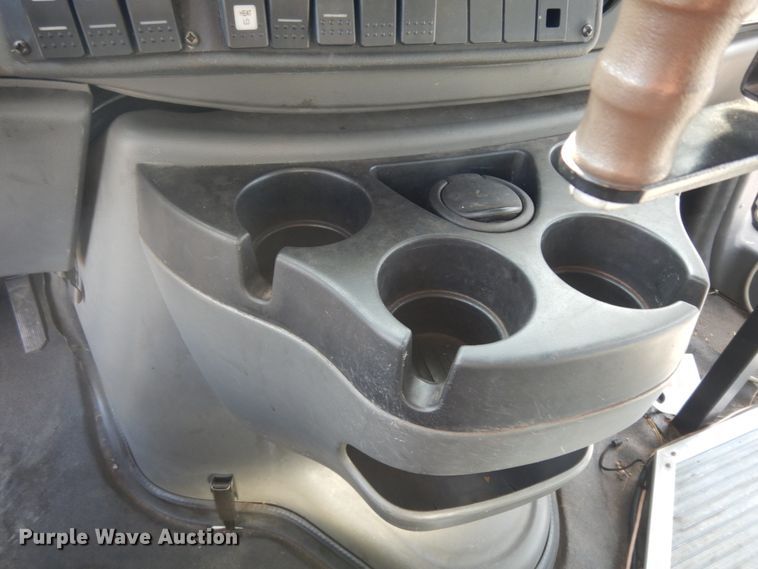 image for item DM2930 2008 Ford E450  shuttle bus