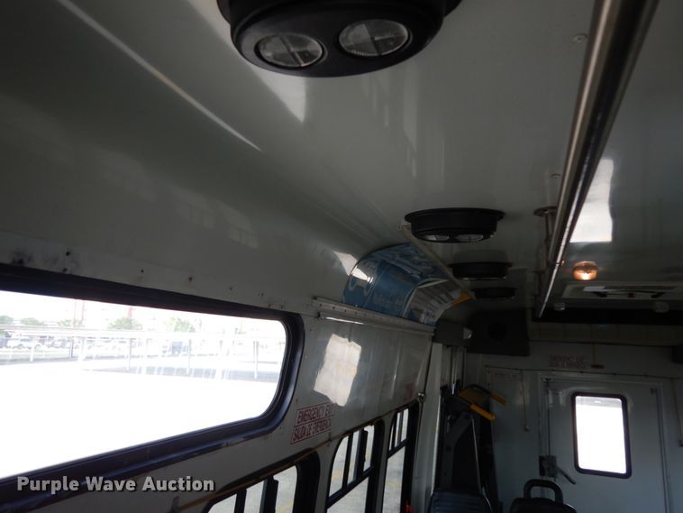 image for item DM2930 2008 Ford E450  shuttle bus