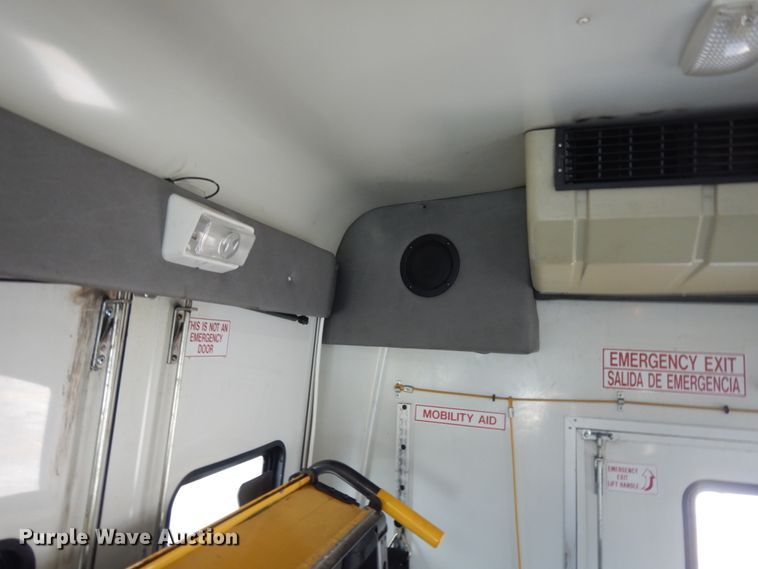 image for item DM2930 2008 Ford E450  shuttle bus