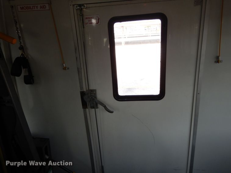 image for item DM2930 2008 Ford E450  shuttle bus