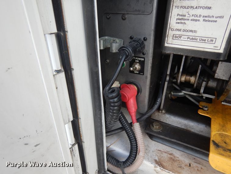 image for item DM2930 2008 Ford E450  shuttle bus