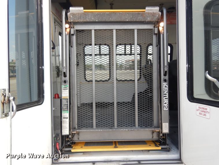 image for item DM2930 2008 Ford E450  shuttle bus