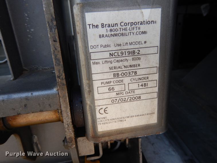 image for item DM2930 2008 Ford E450  shuttle bus