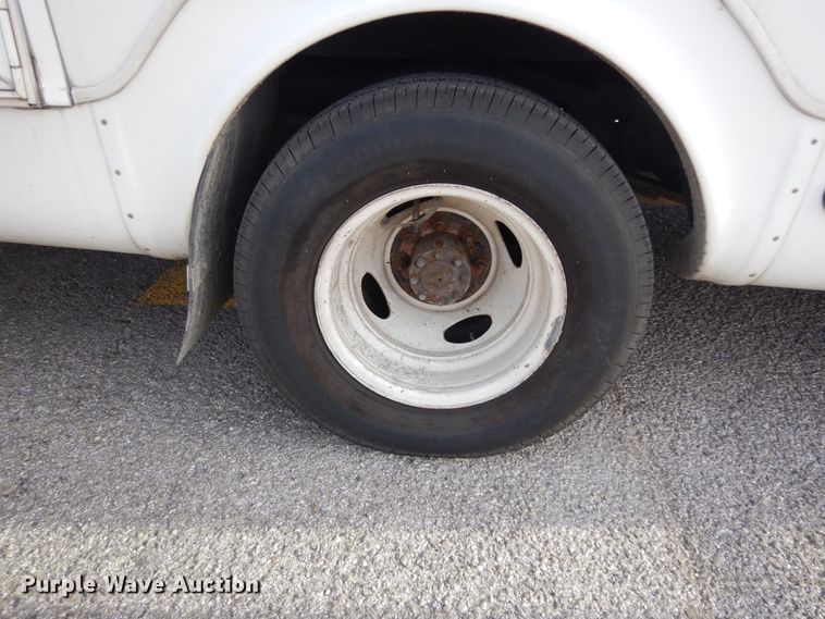 image for item DM2930 2008 Ford E450  shuttle bus