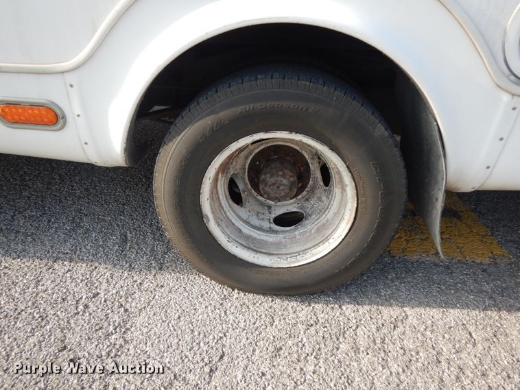 image for item DM2930 2008 Ford E450  shuttle bus