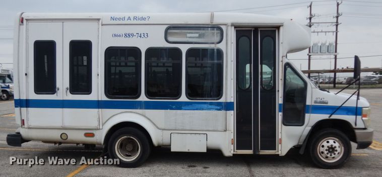 image for item DM2932 2008 Ford E350  shuttle bus