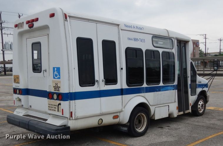 image for item DM2932 2008 Ford E350  shuttle bus