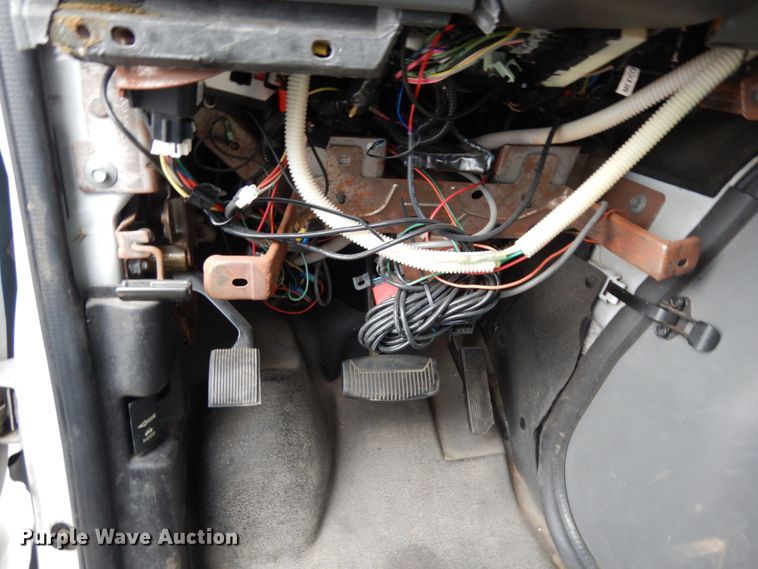 image for item DM2932 2008 Ford E350  shuttle bus