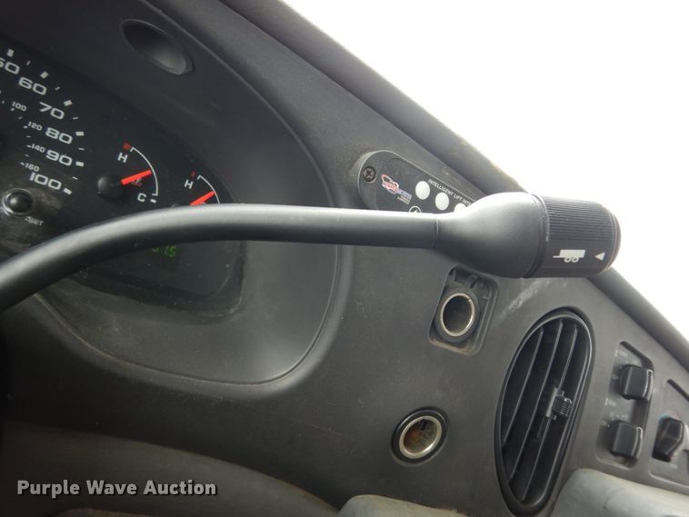 image for item DM2932 2008 Ford E350  shuttle bus